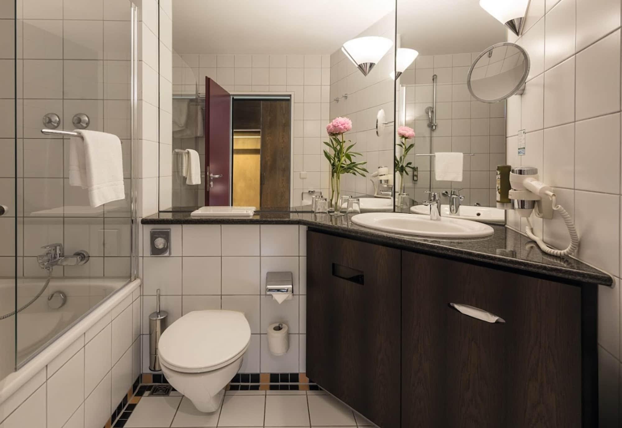 Parkhotel Schmid Адельсрид Экстерьер фото